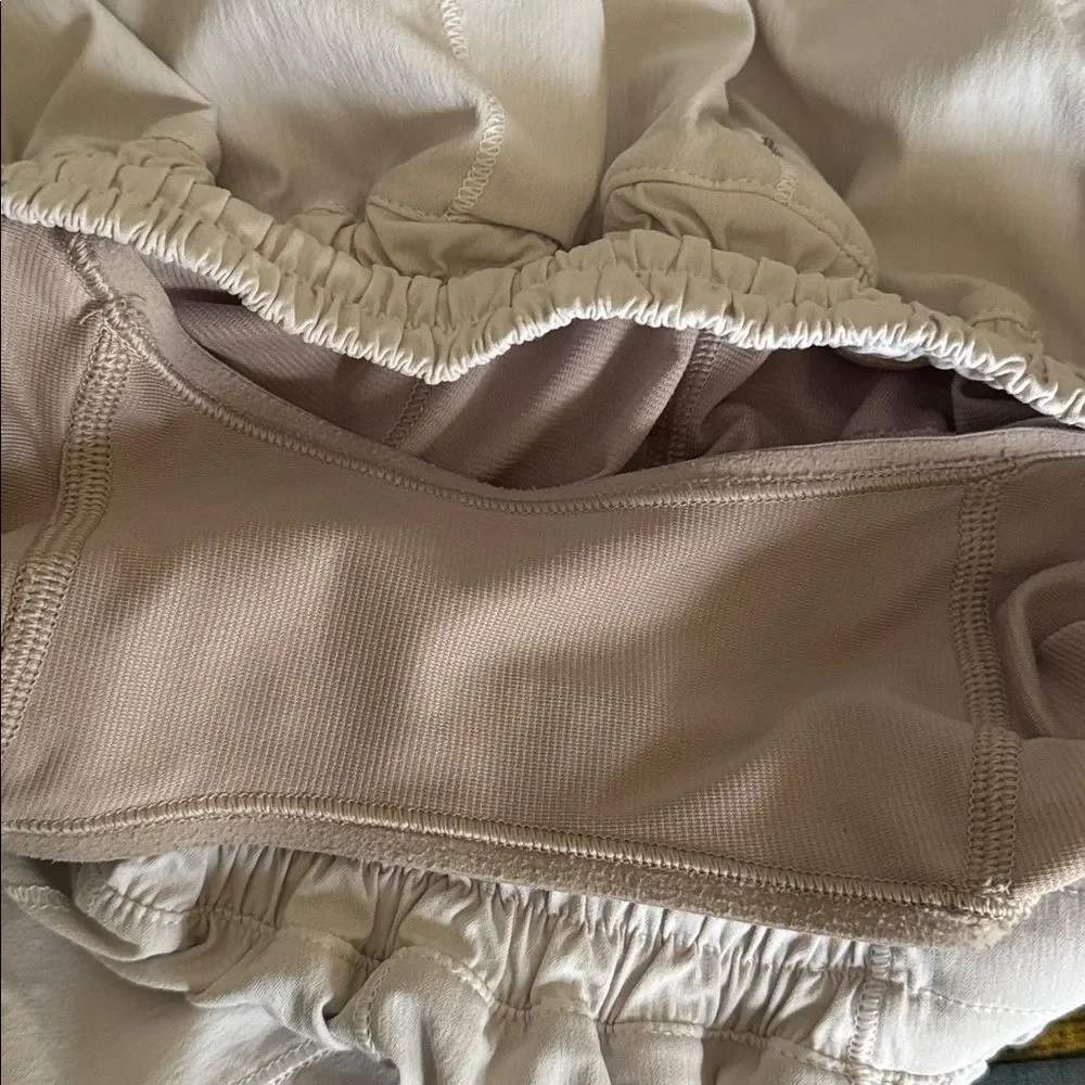 lululemon athletica Hotty Hot Gray Shorts sz 4